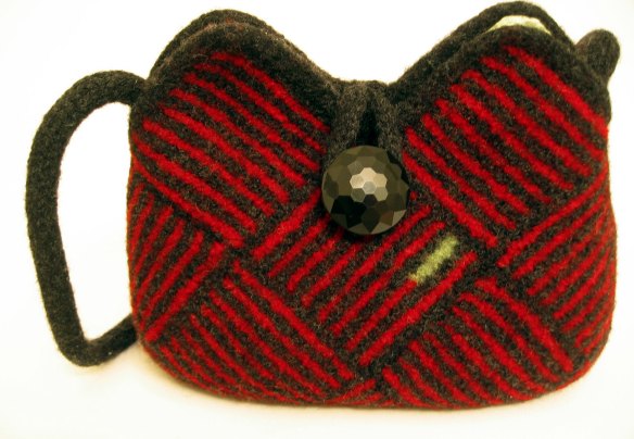 garter-stitch-red-jet-bag-6