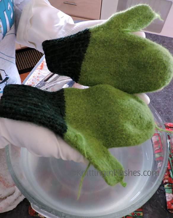 ls-mittens-felting-010