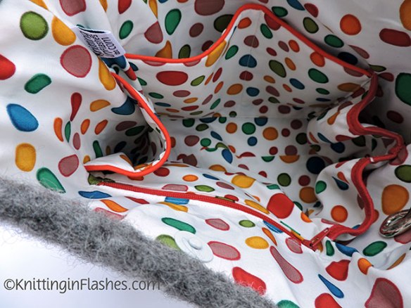 034-inside-empty-001